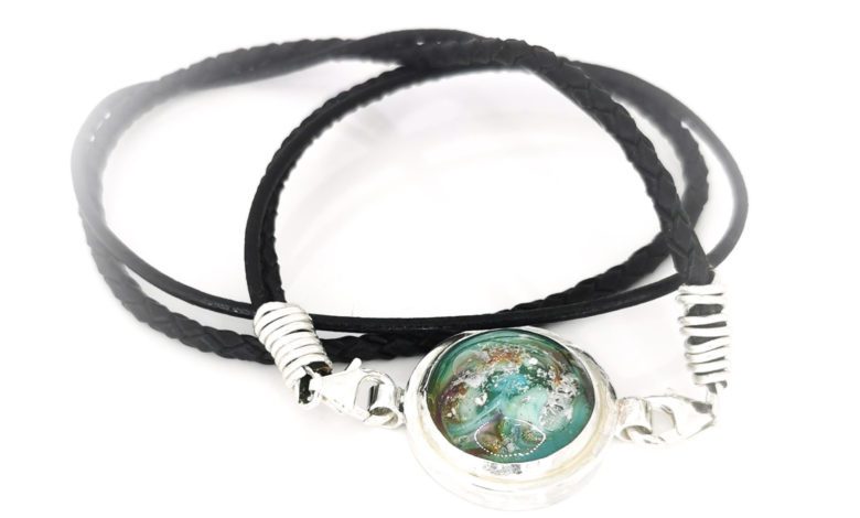 Breastmilk jewellery, the ultimate personalised gift